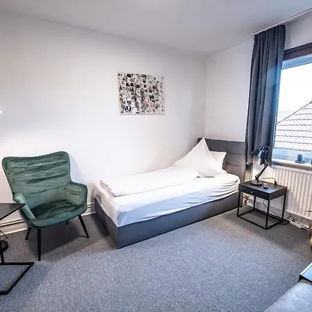 Modernisierte Haushaelfte Mit 4 Betten Apartment