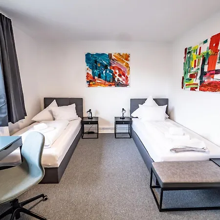 Modernisierte Haushaelfte Mit 4 Betten Apartment *