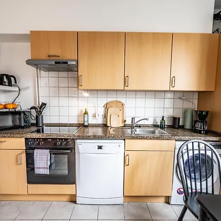 Modernisierte Haushaelfte Mit 4 Betten Apartment