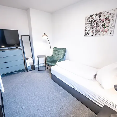 Modernisierte Haushaelfte Mit 4 Betten