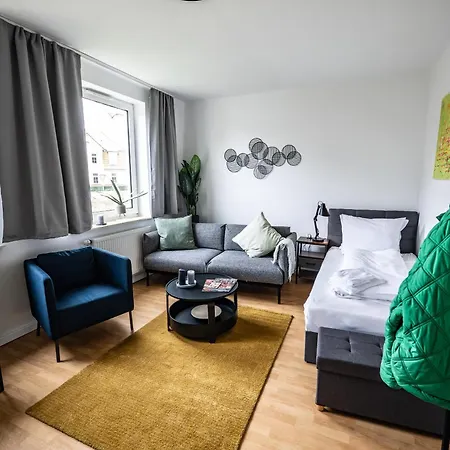 Modernisierte Haushaelfte Mit 4 Betten Apartment