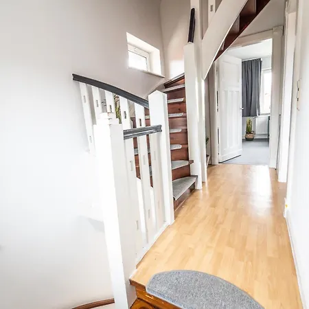 Modernisierte Haushaelfte Mit 4 Betten * Brunsbuttel