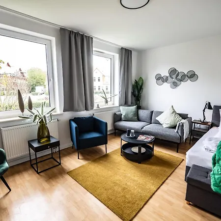 Modernisierte Haushaelfte Mit 4 Betten * Brunsbuttel