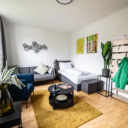 Modernisierte Haushaelfte Mit 4 Betten