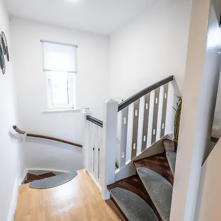 Modernisierte Haushaelfte Mit 4 Betten Apartment Brunsbuttel