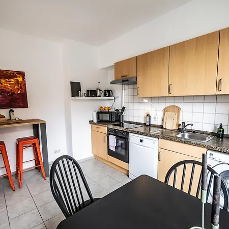 شقة Modernisierte Haushaelfte Mit 4 Betten برونسبوتل